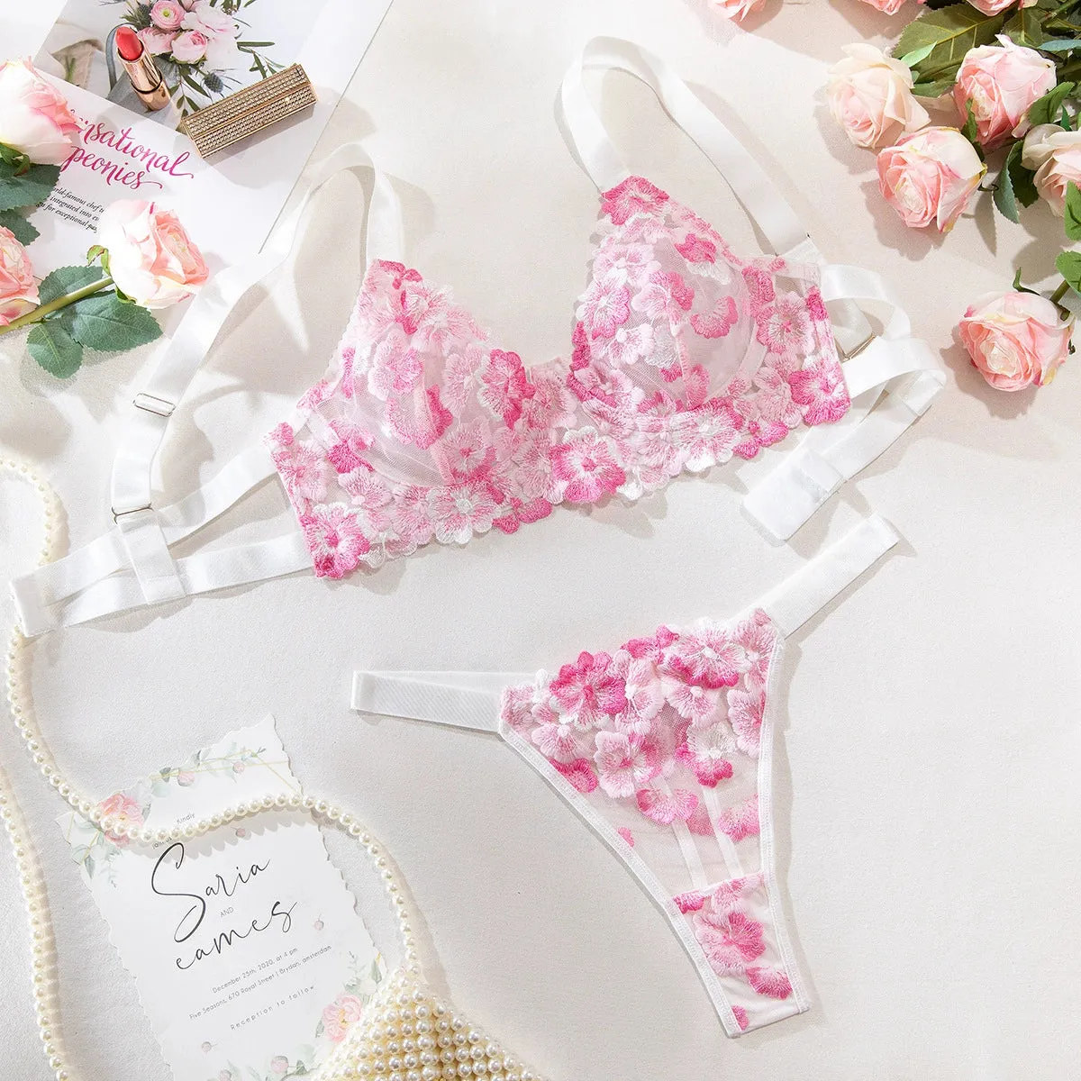 Embroidered low-cut bra set